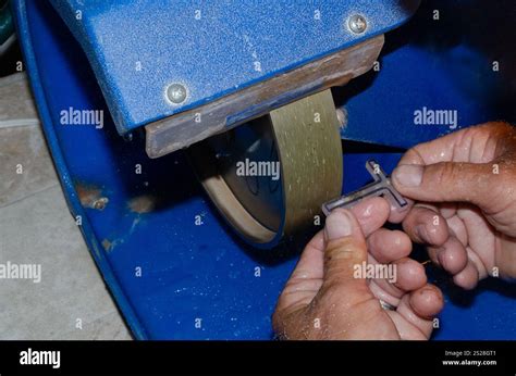 Lapidary 101: Rock Polishing & Shaping for Beginners - muktibox.com