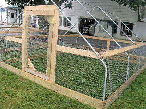 Large Chicken Tractor Plans for Raising Broilers - Grit - raincitystudios.com