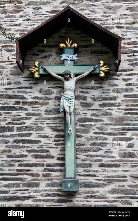 LE CRUCIFIX