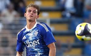 Le PSG arrive dans le dossier Nico Paz - Foot01 - wintechmobiles.com