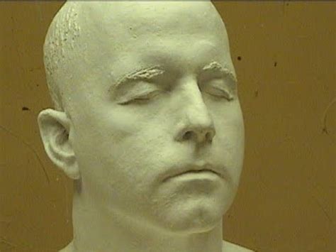 Lifecasting Tutorial: Mixing Hydrocal Plaster - muktibox.com