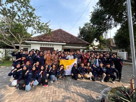 Lima Tim Universitas Gadjah Mada Siap Berlaga dalam Kontes Robot ... - raincitystudios.com