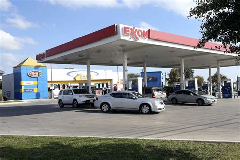 LINDEMANN STORE - Gas station in INDUSTRY Exxon.com