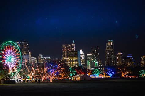 LIST: Central Texas festive light displays this holiday season