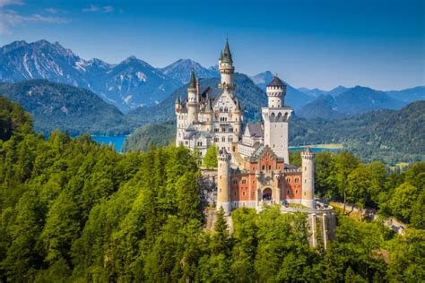 List of Largest Castles In The World - Jagran Josh - wintechmobiles.com