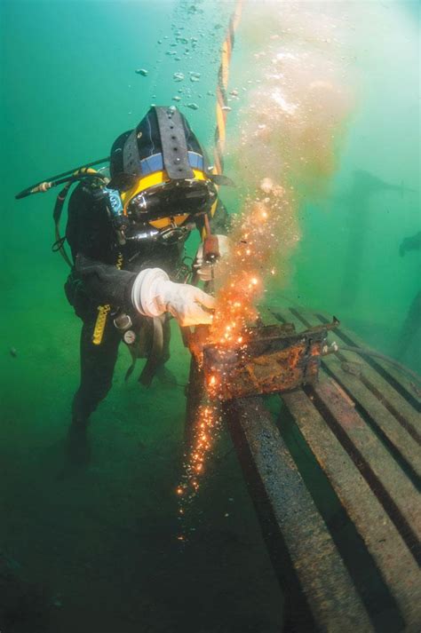 Local dry underwater welding of 304 stainless steel based on a ... - raincitystudios.com