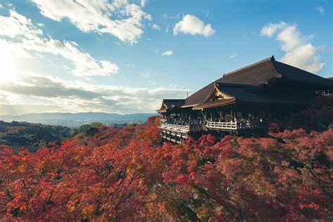 LOCATION KIYOMIZU-DERA TEMPLE