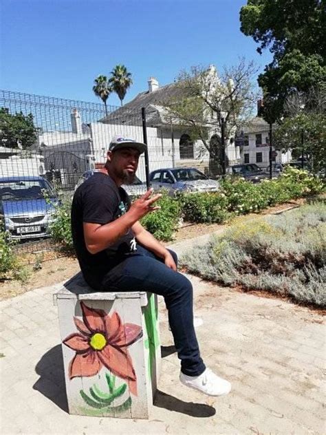 LOCURL - Catok Rambut HairON Titanee | Nano Titanium Plate - wintechmobiles.com