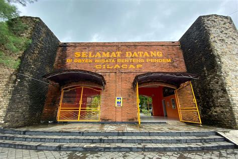 Loka wisata Benteng Pendem di Cilacap - ANTARA Foto - wintechmobiles.com