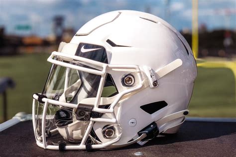 LOOK: Texas to wear ‘Splash Shield’ helmet face guard