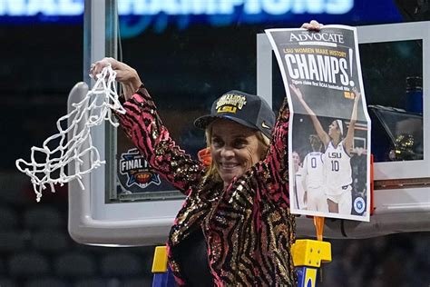 LSU’s Mulkey talks “timing” as national champs return home