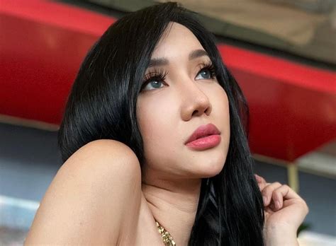 Lucinta Luna - Wikipedia bahasa Indonesia, ensiklopedia bebas - coolestguyplanet.net