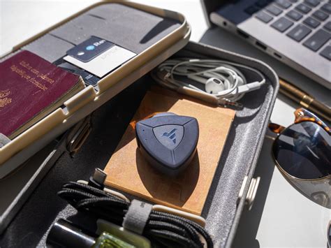 Luggage Tracker & Tag | Instant Lost Baggage Tracking - coolestguyplanet.net