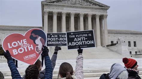 La Corte Suprema de EE.UU. decidirá si restringe un medicamento abortivo en todo el país