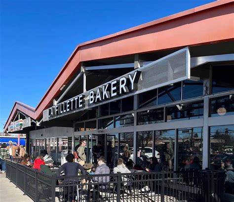 La Fillette Bakery reopens in larger space, adds brunch and booze