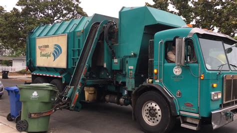 La city sanitation. Jan 19, 2023 · The City of LA rolled out the OrganicsLA program this week as mandated by Senate Bill 1383 to reduce organic waste disposal from landfills by 75% by 2075. The Sanitation Department has been… 