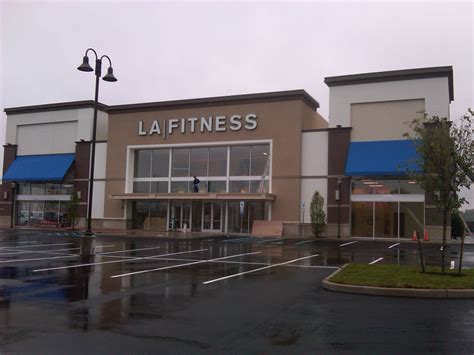 LA Fitness located at 852 ROUTE 3 offers several amenities, including Raquetball Courts, Basketball... 852 State Rt 3, Clifton, NJ 07012. 
