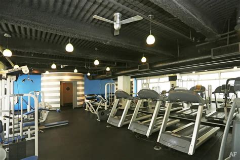 La fitness santa monica. Santa Monica. Equinox Santa Monica is a haven in western Los Angeles County. Experience peak performance with four floors of dynamic fitness classes and ocean views. Schedule a Visit. 201 Santa Monica Boulevard. Santa Monica, CA 90401. (310) 593-8888. Hours today. 
