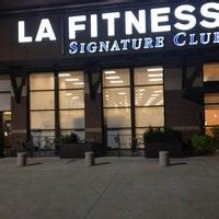 La fitness signature club houston. LA Fitness, like most gyms, charges a monthly fee, but many clubs and memberships require an initiation fee too. Knowing the full cost will help you decide. While the price varies by location, on average expect to pay the following: LA Fitness Single Club Membership – $0 initiation fee and $33.99/month. 