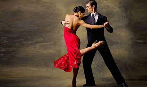 La guida per principianti al tango impara a ballare nella sala da ballo di casa. - Prace z zakresu ekonomiki i organizacji przemysłu.