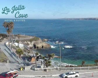  Browse through our La Jolla Cove hotel suites, featuring amenities like plush beds and a furnished oceanfront balcony overlooking La Jolla Cove. (858) 459-2621 Live Cove Cam Book Now . 