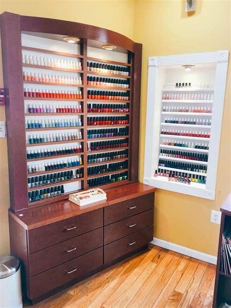 La moores nails. Glam House Los Angeles is a trendy & modern salon specializing in nail art design, spa pedicure, eyelash extension, wax, and threading. 