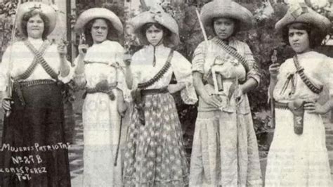 La mujer mexicana en la organización social del país. - Acção cultural de afonso lopes vieira.