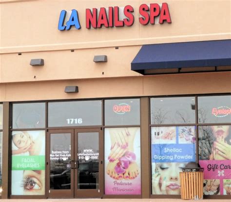 4 reviews and 9 photos of LA NAILS "I've tr