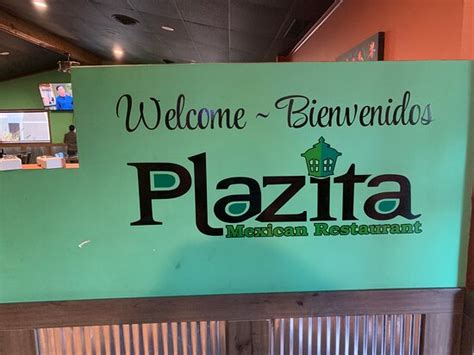 Driving through Tyler, I spotted a sign that said "Breakfast". We don't normally eat breakfast, but I pulled a u-turn and pulled into La Plazita. Upon entering this brightly decorated Mexican restaurant, we were quickly greeted and seated immediately at about 9:50.. 