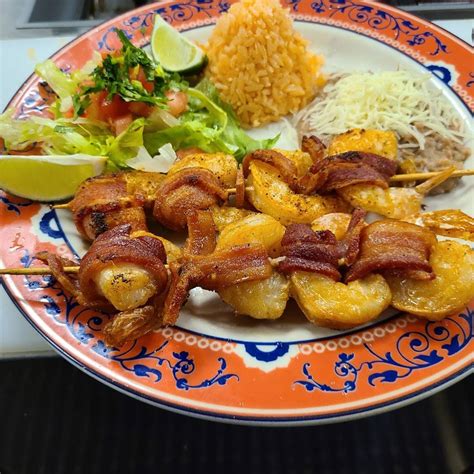 La sirena mexican seafood & bar. 