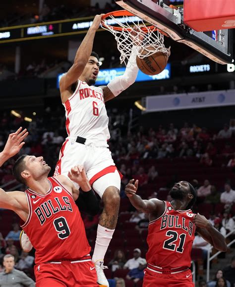 LaVine scores 36 points, Bulls beat Rockets 119-111