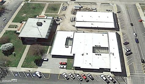 Labette County Jail is a 700-beds regional correctional facility in Oswego, Kansas. It houses about 650 inmates under the supervision of over 126 staff members. The Labette County Jail is operated by Labette County Sherriff, Federal Immigration and Customs Enforcement (ICE), Federal U.S. Marshal, among other major agencies.. 