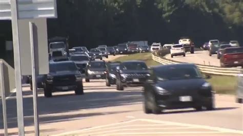 Labor Day travelers heading to the Cape to enjoy perfect summer weather face traffic, rising gas prices