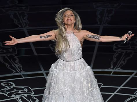 Lady gaga oscar performance. Feb 29, 2016 · By Jamieson Cox. Feb 28, 2016, 8:33 PM PST. Lady Gaga took the stage alongside dozens of survivors of sexual abuse for her performance of "Til It Happens to You" at tonight's Academy Awards. Gaga ... 