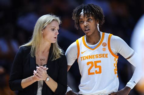 Tennessee announced the signing of Miami basketball transfer Lazaria Spearman on Wednesday. “We welcome Lazaria to the Lady Vol program and are …. 