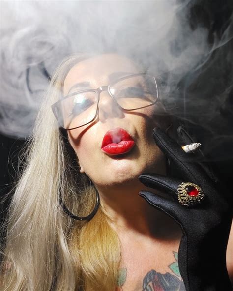 🍑 Lady.Smoker.Queen Onlyfans Leaked [CLIP]