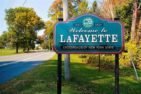 Lafayette ny. LaFayette is a suburb of Syracuse with a population of 4,938 and a suburban rural mix feel. It offers residents a lot of bars and parks, many young … 