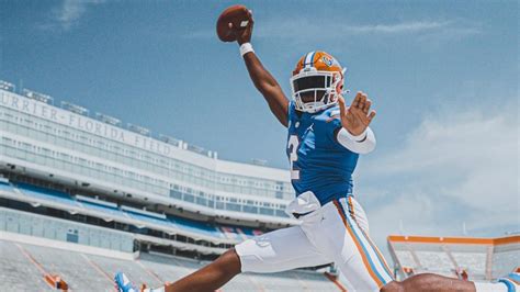 With the seventh best recruiting class in the nation per 247Sports, ... Lagway brings excitement and speed to the Gators offense with his X-factor physical abilities. Standing at 6 '2, 225 pounds ...