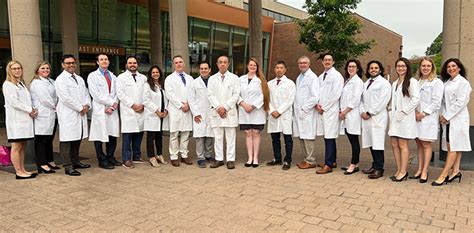 Our program offers a high faculty-to-trainee ratio. You’ll work directly with our pulmonary and critical care medicine professionals. But you’ll also interact with physicians and trainees in anesthesiology, cardiothoracic surgery, general surgery, internal medicine and its subspecialties, neurology, neurosurgery, orthopaedic surgery and .... 