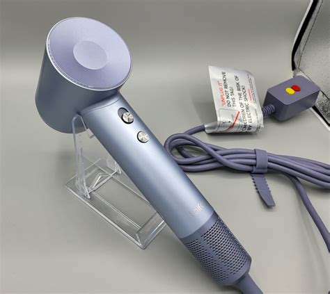 Laifen hair dryer reviews. Welcome to the best hair-drying experience of your life. Swift’s brushless motor dries hair faster and more efficiently than traditional dryers, while negative ion technology fights frizz and enhances shine. All at a whisper-quiet sound level. Look great in minutes, get on with your day. 5.5x. 