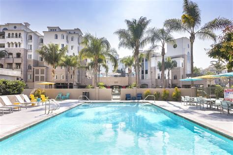 Lajolla crossroads. Ratings and reviews of La Jolla Crossroads in San Diego, California. Find the best rated San Diego Apartments, read reviews, and schedule an appointment today! 