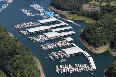 A storm with 70 mile per hour winds flipped a houseboat, nearly capsized another, and damaged a dock Monday night on Lake Cumberland. Kentucky Fish & Wildlife officers responded to the State Dock Marina in Russell County at approximately 7:00 Monday night. Officials said six people were on the houseboat when it flipped upside down.. 