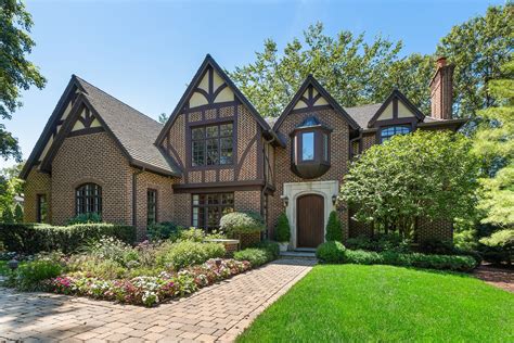 Lake forest homes for sale. Our top-rated real estate agents in Lake Forest are local experts and are ready to answer your questions about properties, neighborhoods, schools, and the newest listings for sale in Lake Forest. Redfin has a local office at 112 S. Sangamon #400, Chicago, IL 60607. 