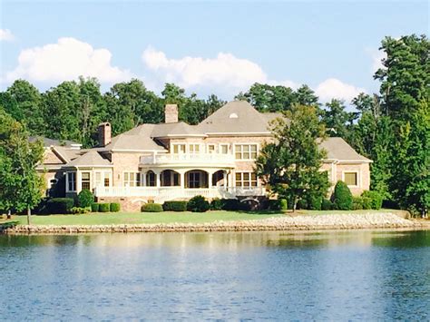These are the 10 lakes with the most lake homes available in South Carolina, according to Lake Homes Realty. Lake Wylie - 388. Lake Hartwell - 242. Lake Murray - 212. Lake Marion - 155. Lake .... 