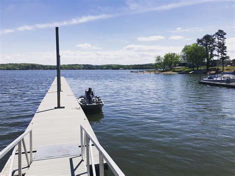 Lake jordan water temp. On July 14th at 8:15am with an air temp of 69 degrees the surface water temp was 73. At 20 feet it was 72.6 degrees; 52.8 degrees at 30 foot; 47.1 degrees at 40 feet ; 43.3 … 