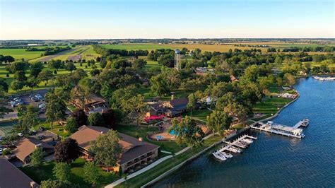 Lake lawn resort wisconsin. Things To Know About Lake lawn resort wisconsin. 