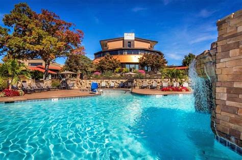 Lake of the ozarks places to stay. Featured Hyatt Hotels in Lake Ozark ... The Camden on the Lake Resort, Spa, and Yacht Club at Toad Cove is the newest and most luxurious full-service hotel to ... 