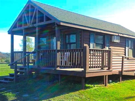 Welcome to Foxtail Cabins, the premiere Rathbun Lake cabin rentals in Iowa. Offering 1, 2 and 3 bedroom cabins, with pet-friendly options, these secluded getaways are located on the north side of Rathbun Lake and come fully furnished for the optimal relaxing vacation. . 