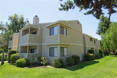 Find the best-rated Fresno apartments for rent near Lake Ridg