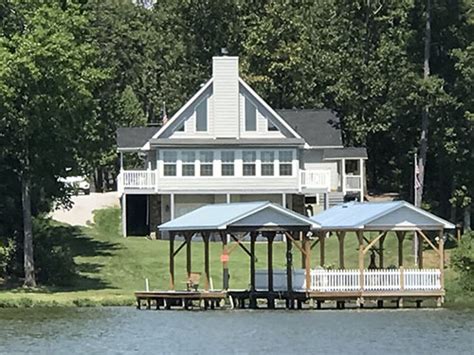 On average, there are 40 lake homes for sale on Lake Arrowhead, and 90 lake lots and parcels. ... Waterfront. $1,349,000. Lake Arrowhead. 292 Hillside Drive, Waleska, GA.. 